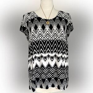 Timeless! Tribal back-tie top!